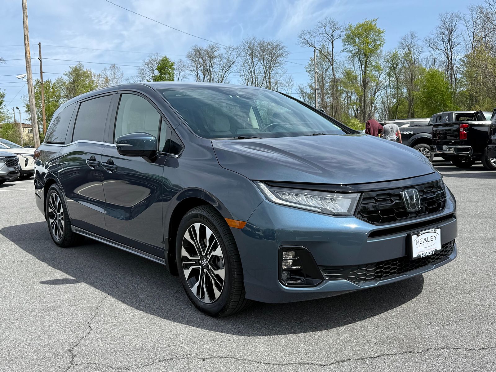 Photo view of 2025 Honda Odyssey in 