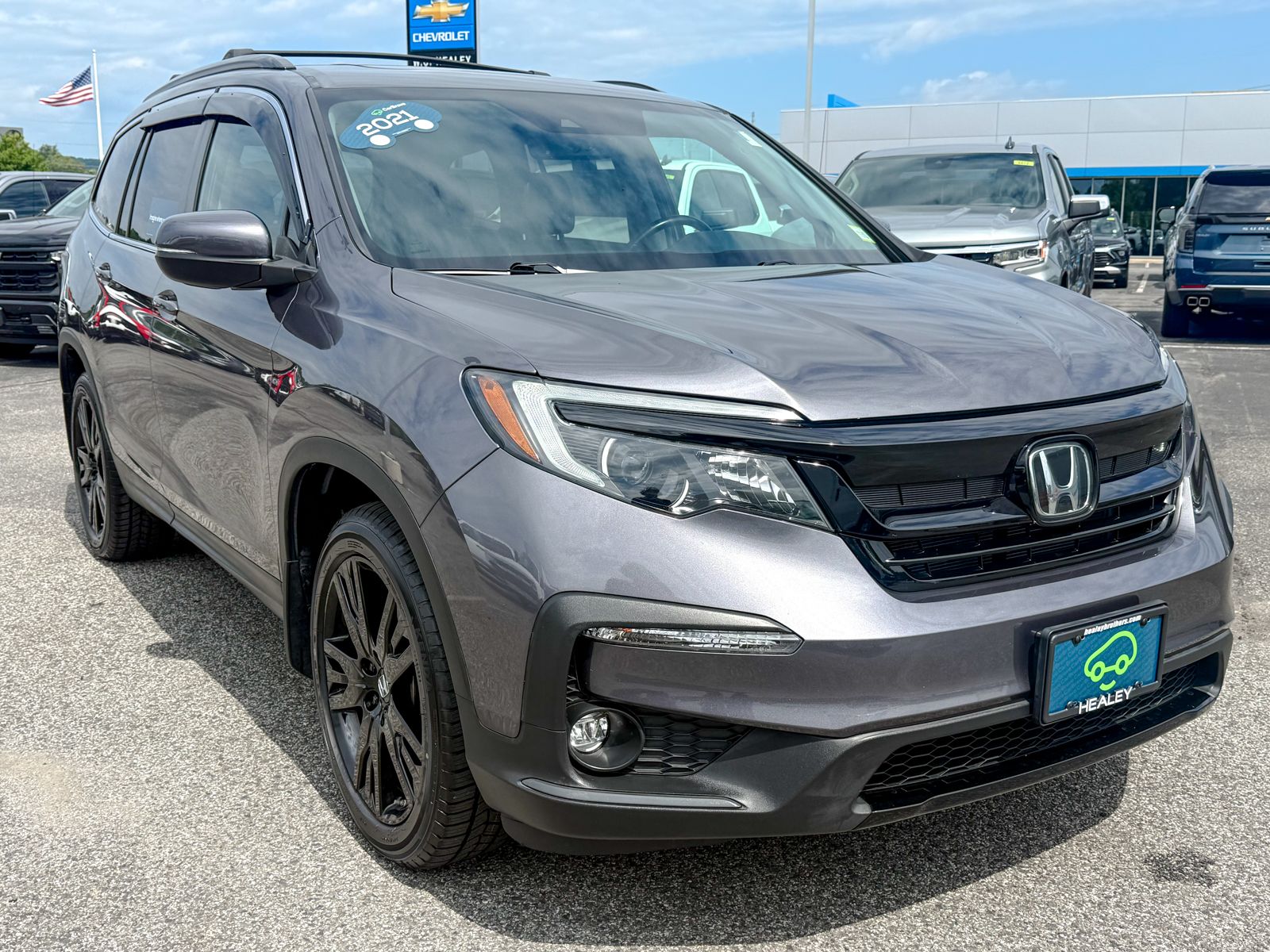 Photo view of 2021 Honda Pilot in Gray