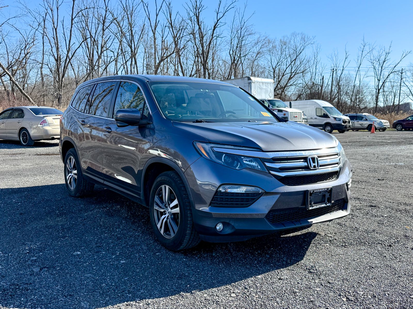 Photo view of 2018 Honda Pilot in Gray