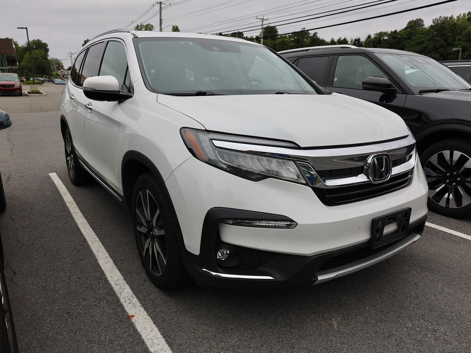Photo view of 2020 Honda Pilot in White
