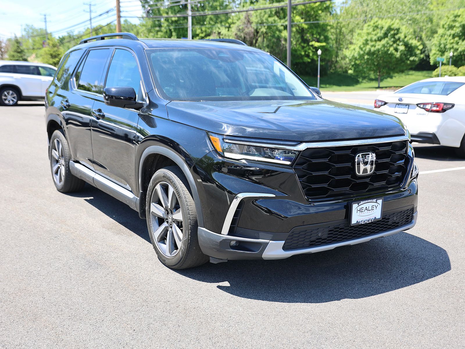 Photo view of 2025 Honda Pilot in Black