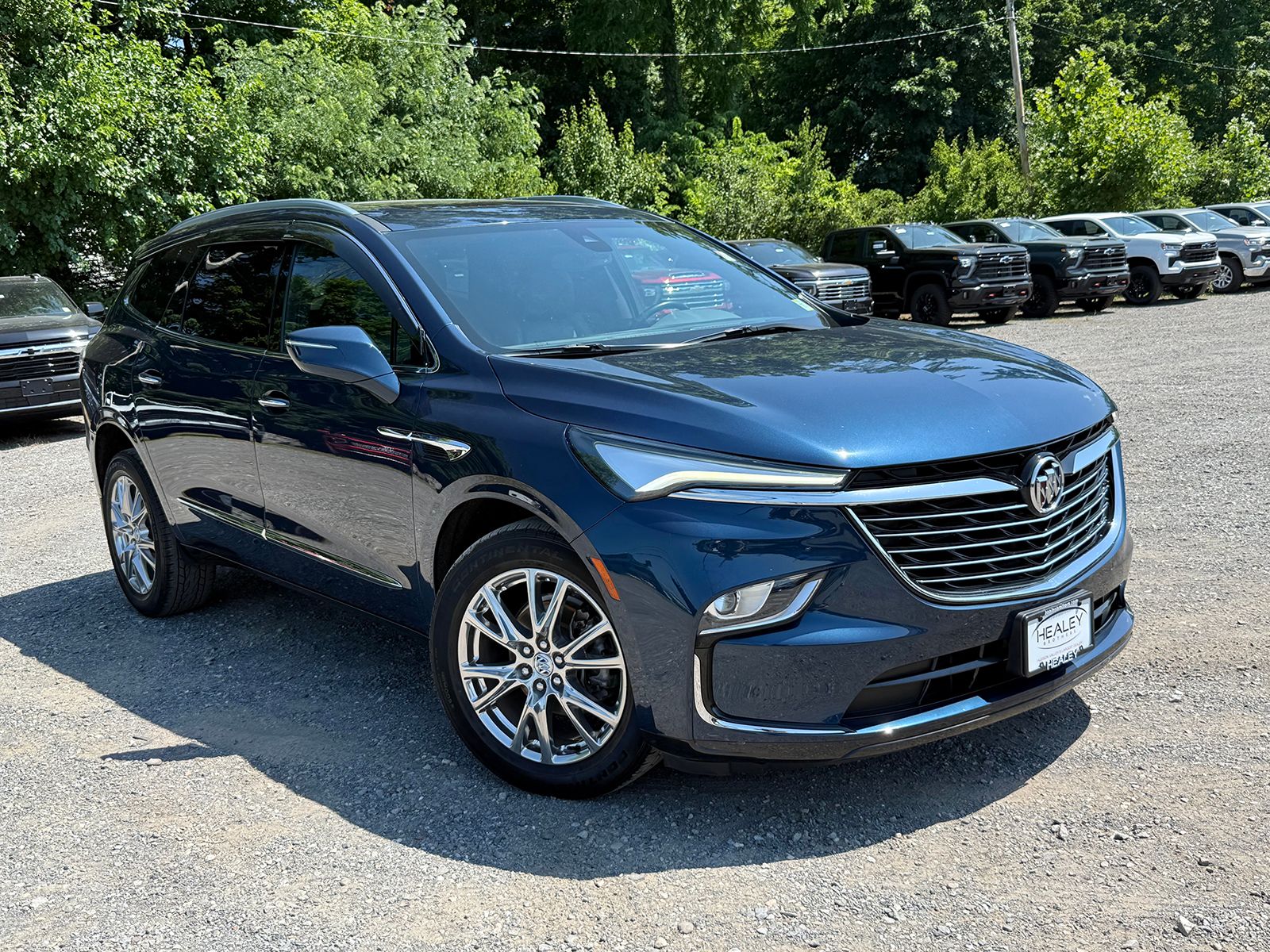 Photo view of 2023 Buick Enclave in Blue