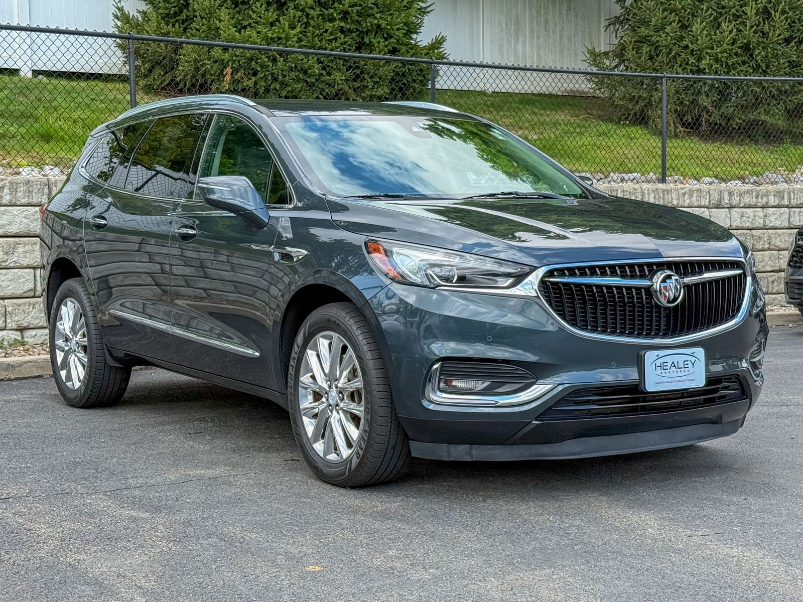 Photo view of 2018 Buick Enclave in Gray