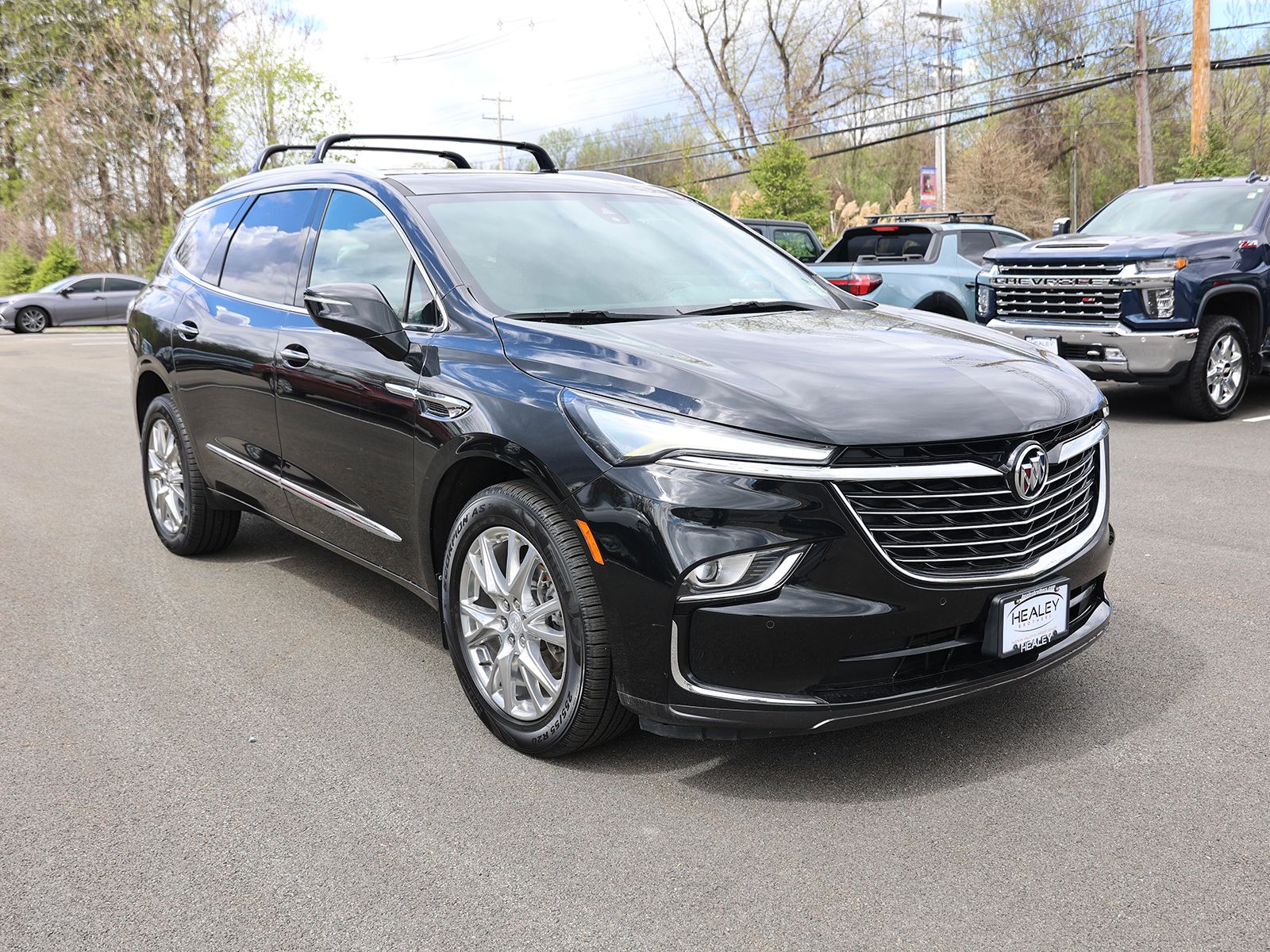 Photo view of 2022 Buick Enclave in Black