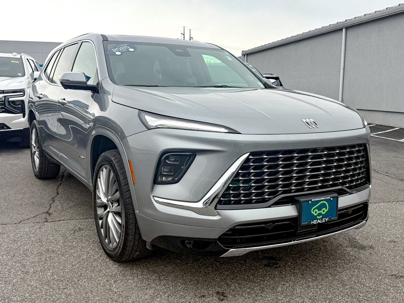 Photo view of 2025 Buick Enclave in Gray