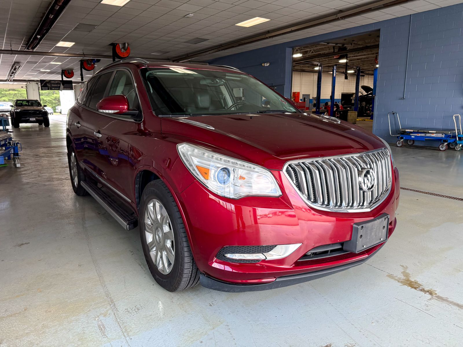 Photo view of 2017 Buick Enclave in Red