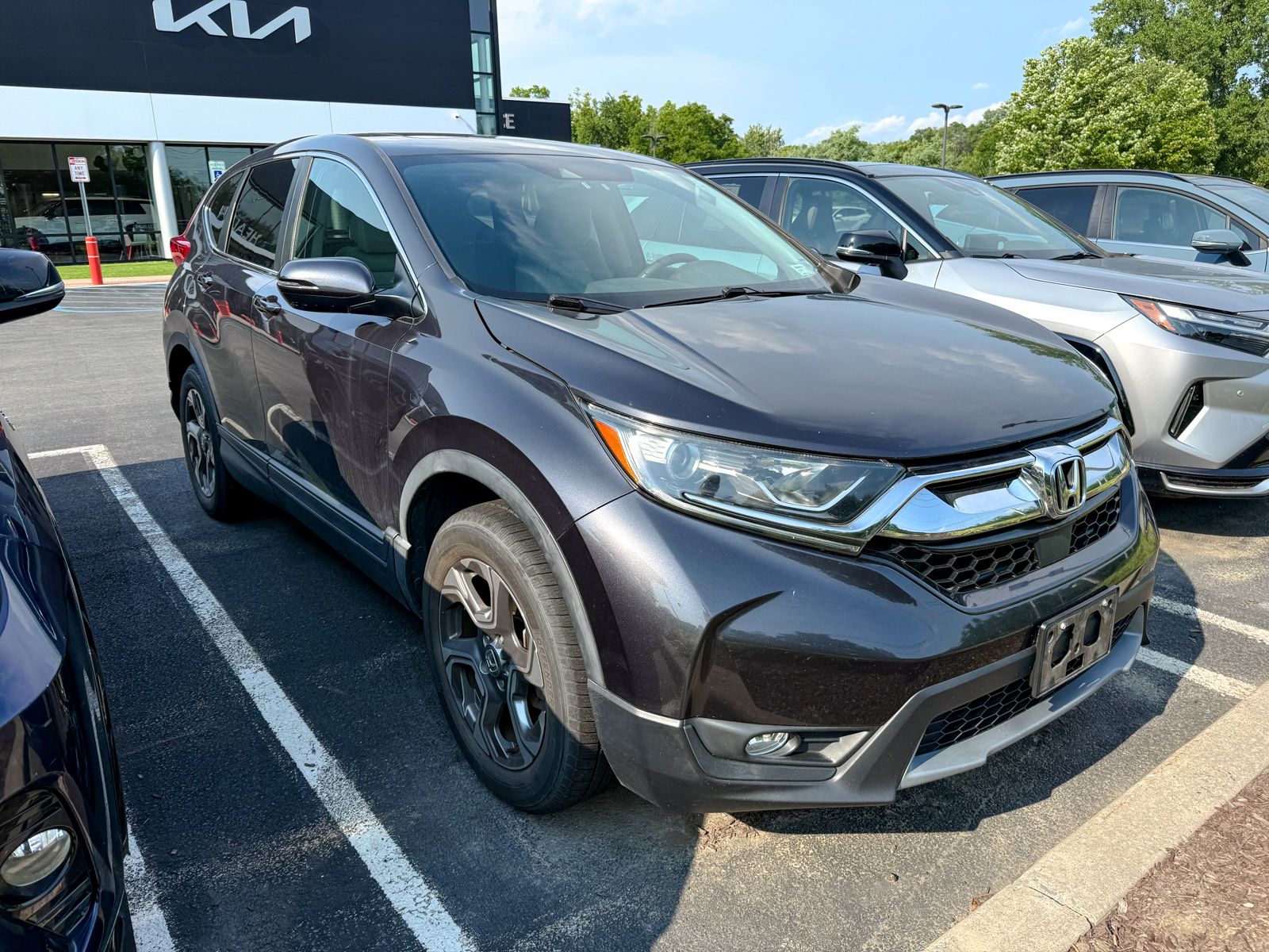 Photo view of 2017 Honda CR-V in 