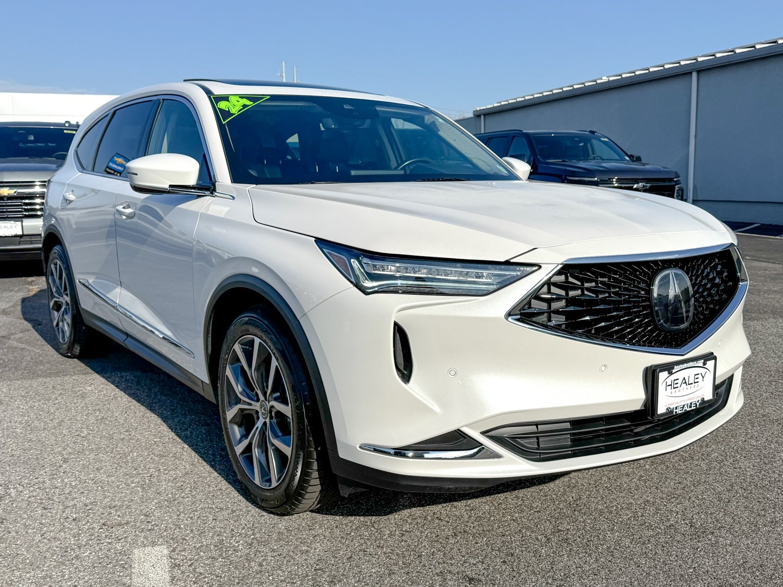 Photo view of 2024 Acura MDX in White