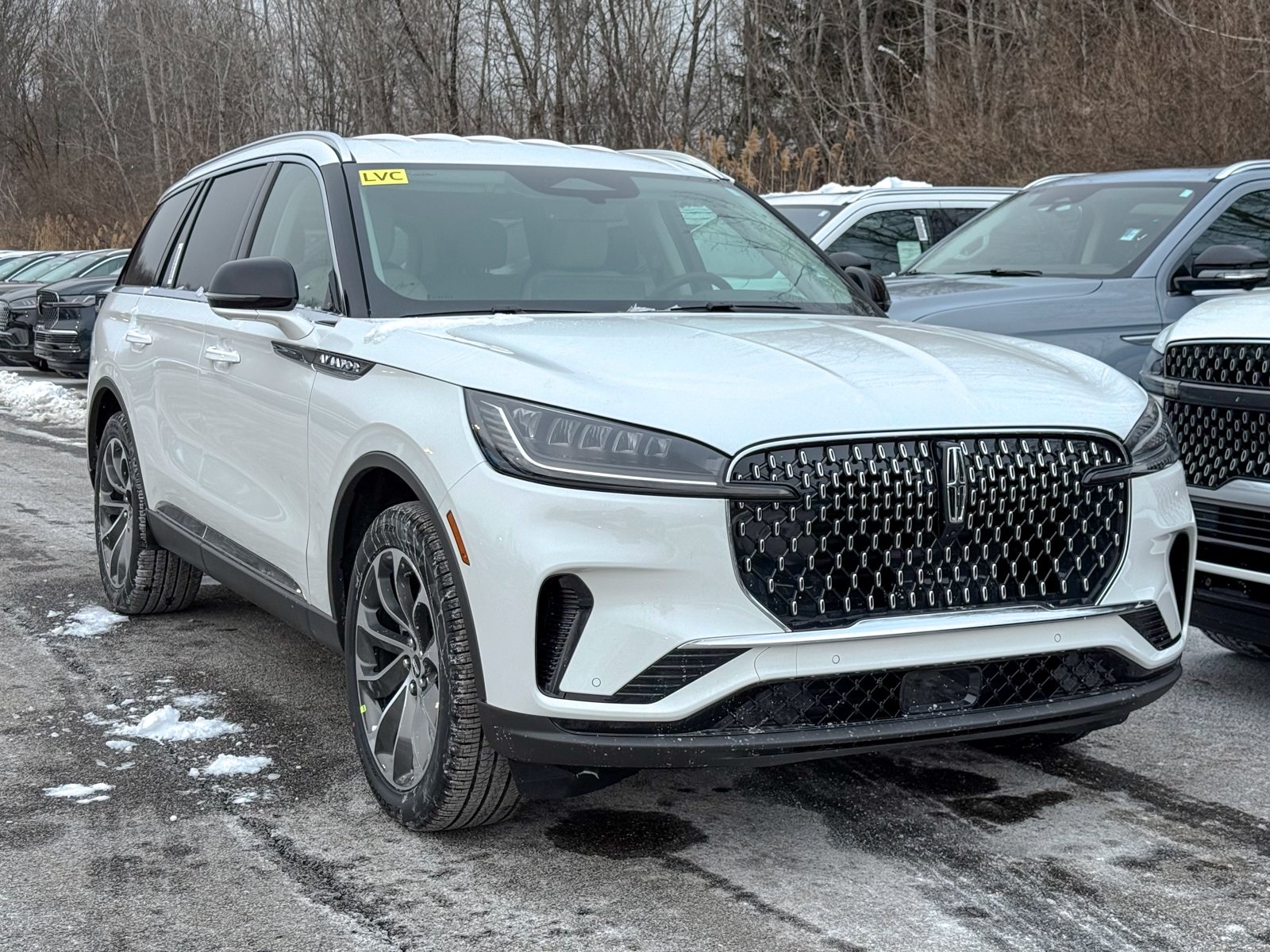 Photo view of 2026 Lincoln Aviator in White