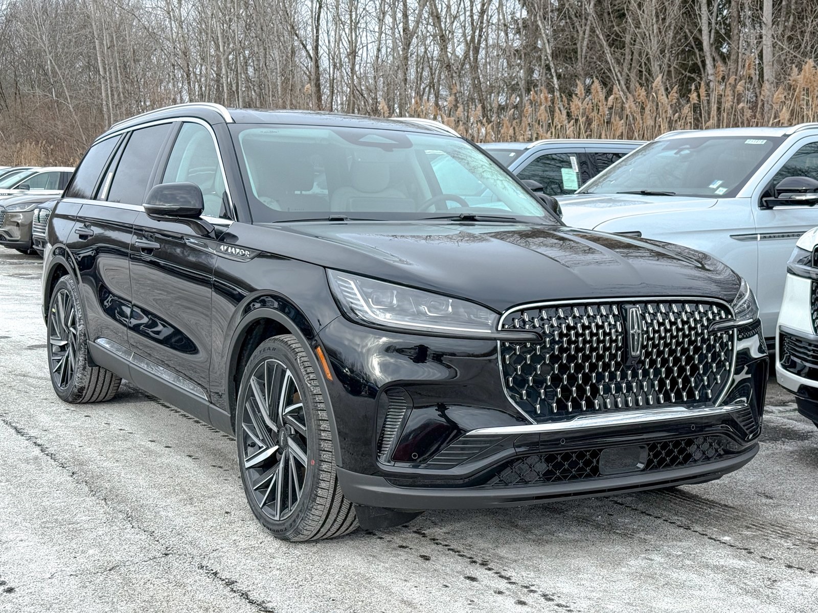 Photo view of 2026 Lincoln Aviator in Black