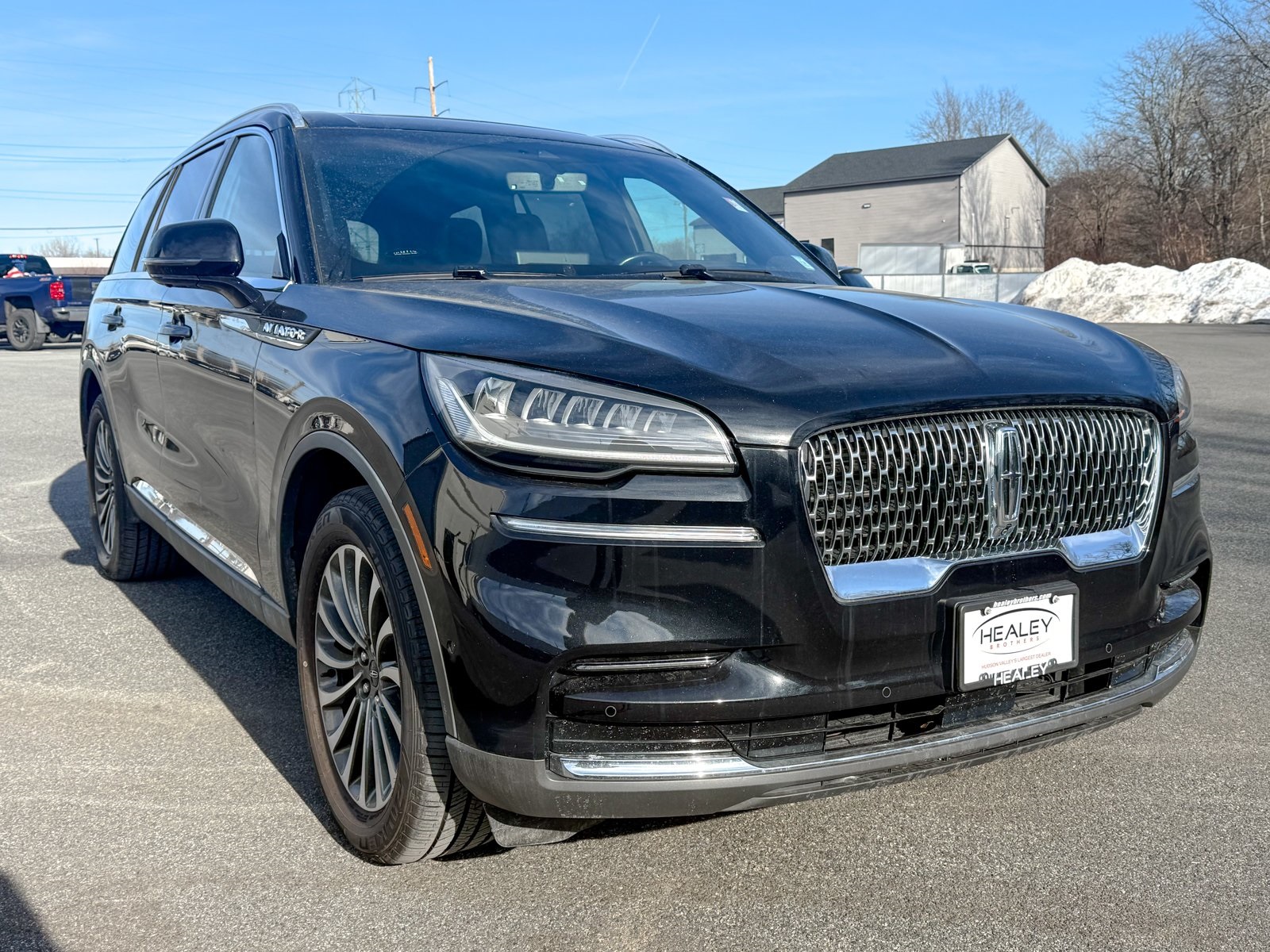 Photo view of 2023 Lincoln Aviator in Black