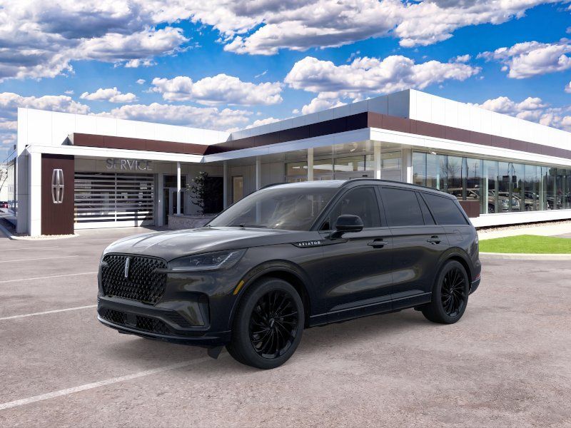 Photo view of 2026 Lincoln Aviator in Black