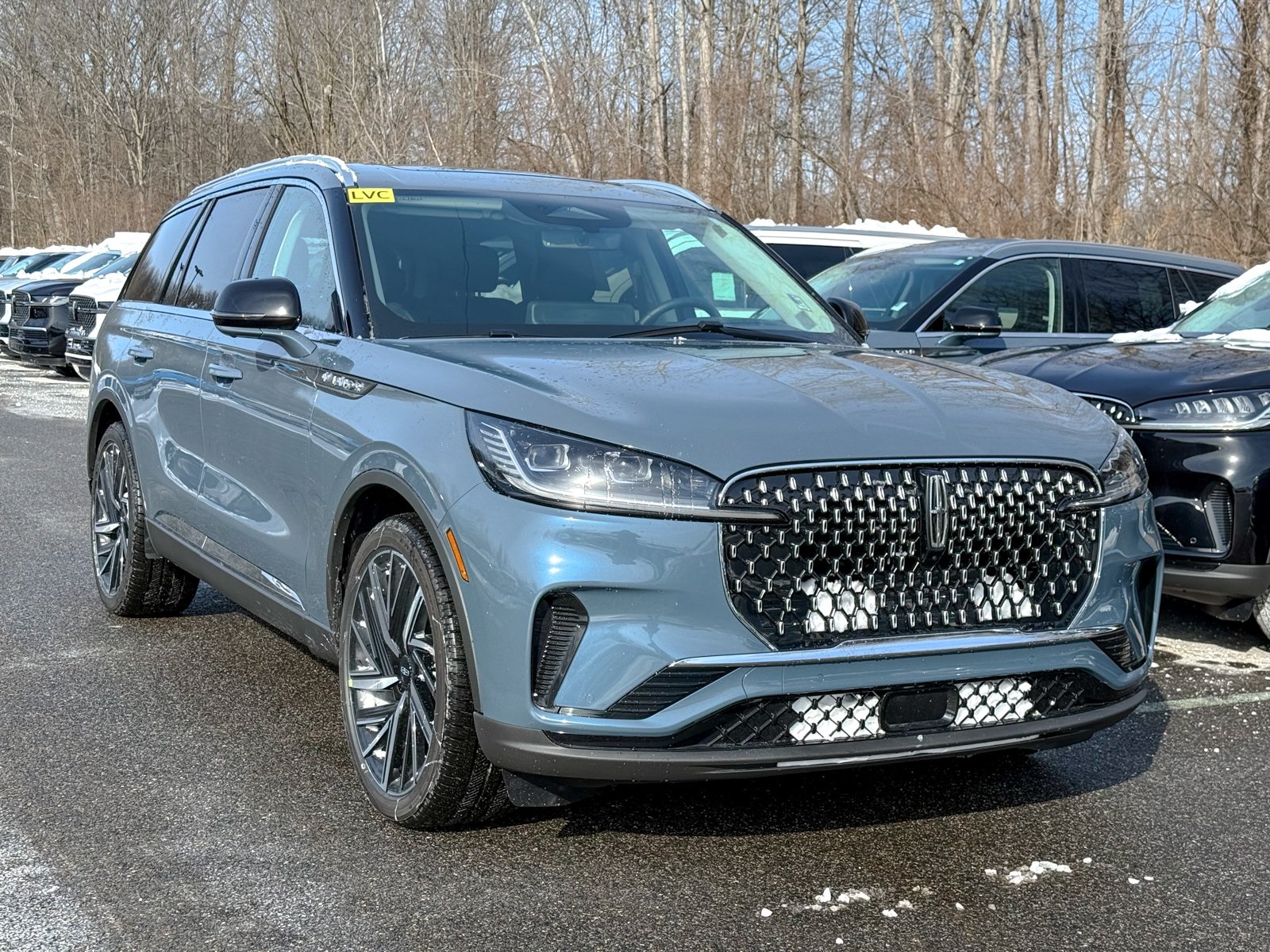 Photo view of 2026 Lincoln Aviator in Blue