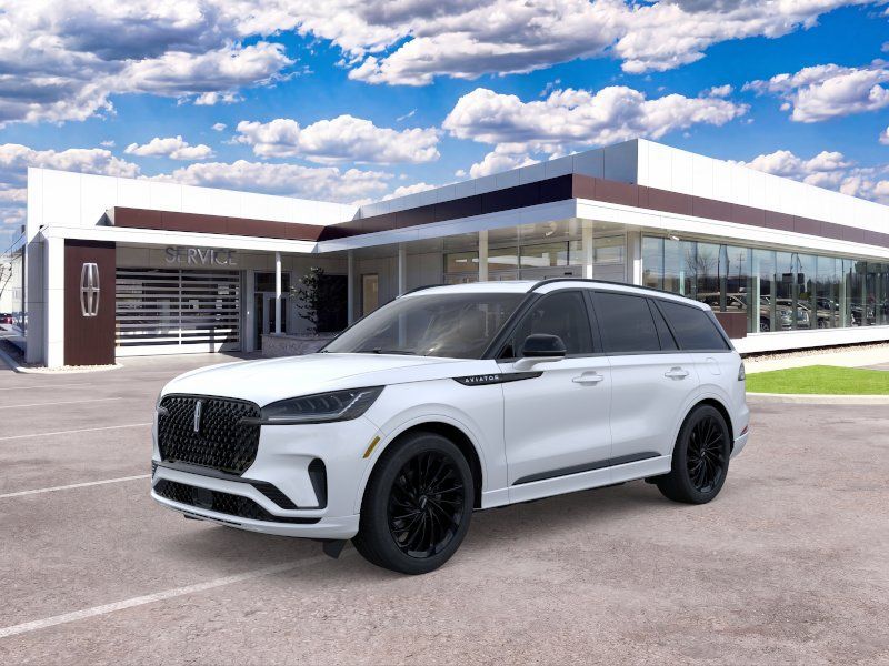 Photo view of 2026 Lincoln Aviator in White