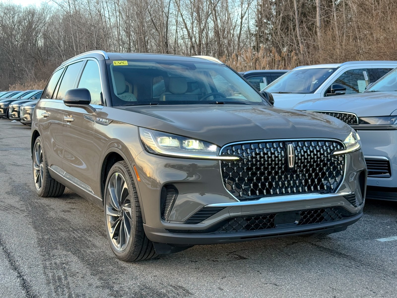 Photo view of 2026 Lincoln Aviator in Gray