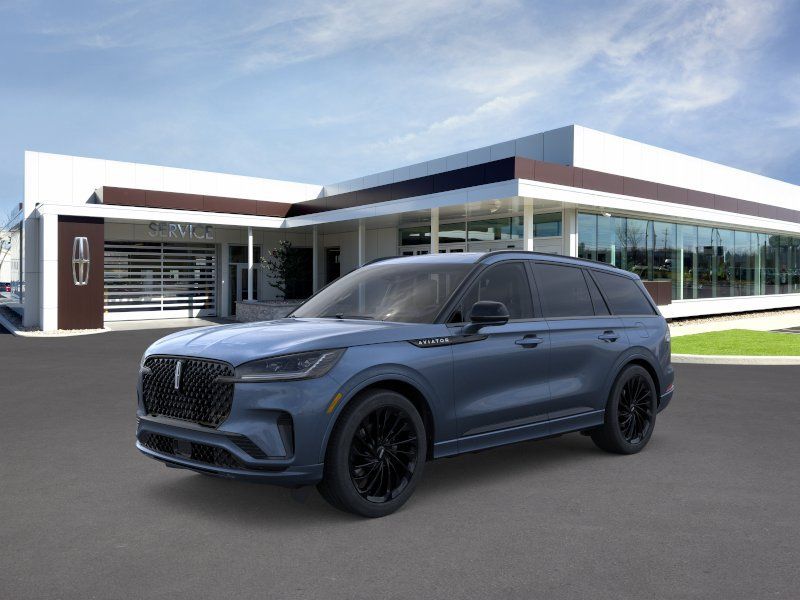 Photo view of 2026 Lincoln Aviator in Blue