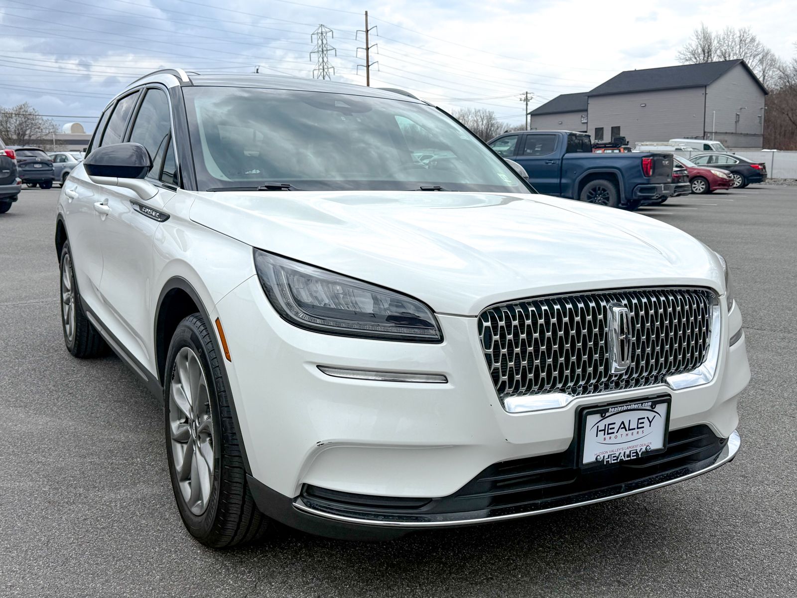 Photo view of 2022 Lincoln Corsair in White