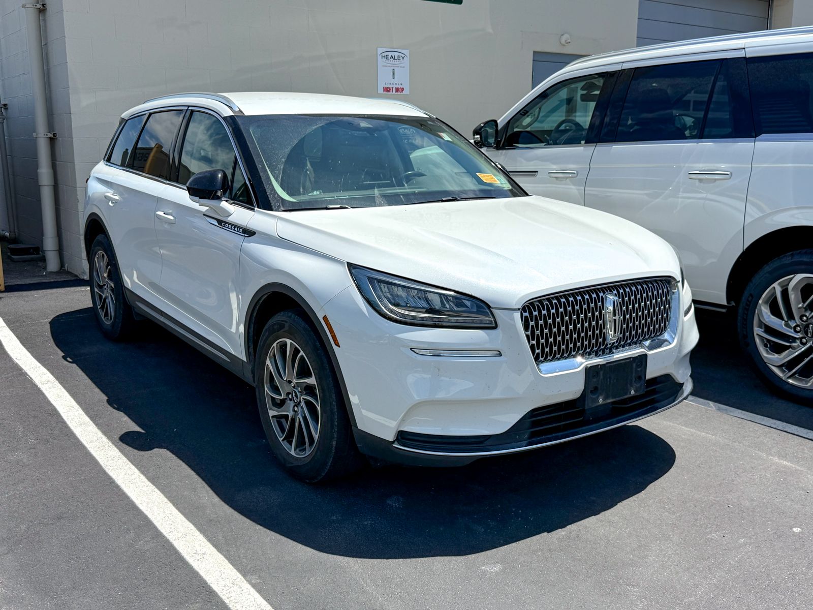 Photo view of 2020 Lincoln Corsair in White