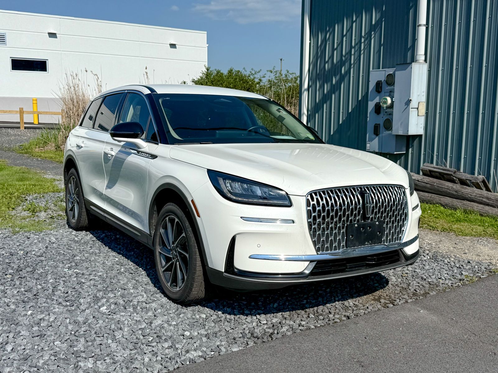 Photo view of 2023 Lincoln Corsair in White