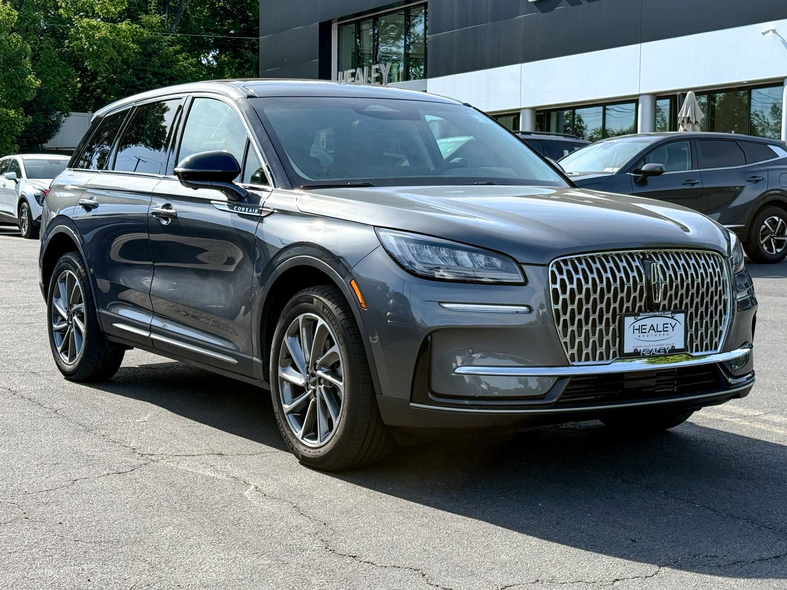 Photo view of 2023 Lincoln Corsair in Gray