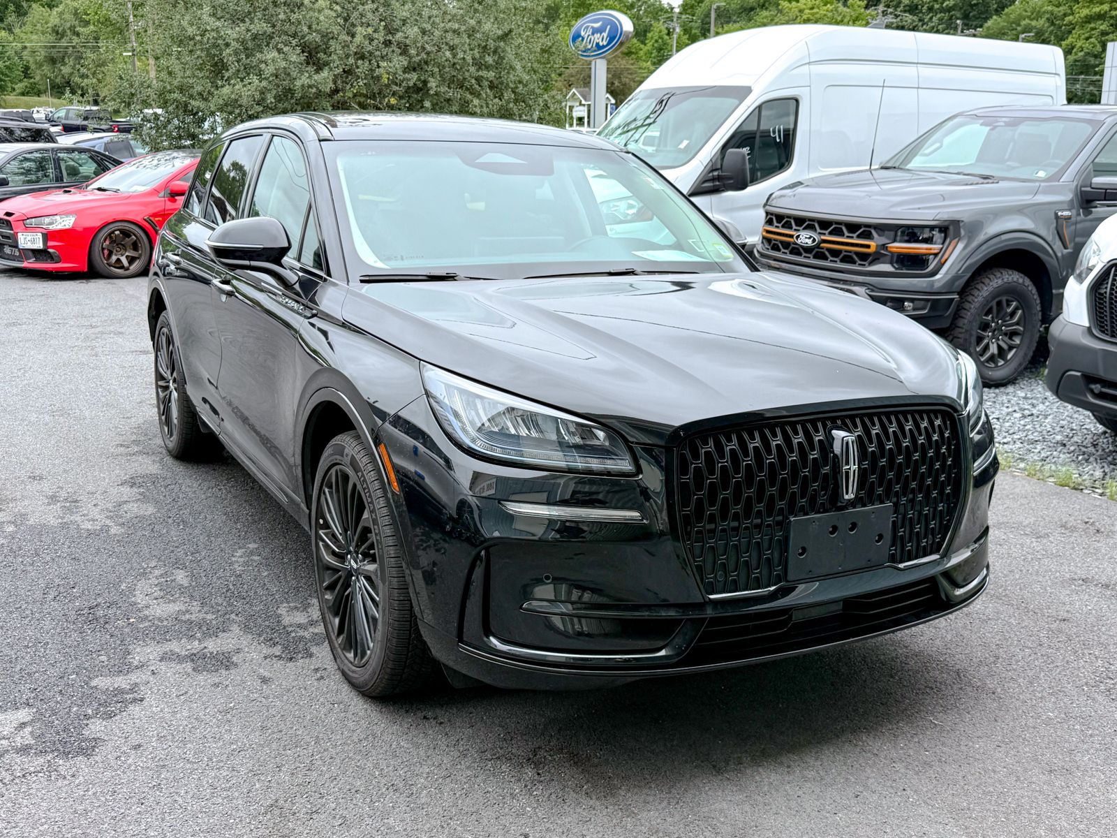 Photo view of 2023 Lincoln Corsair in Black