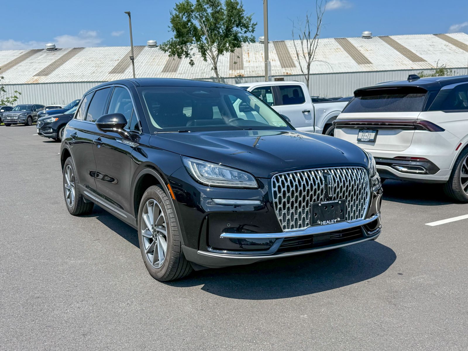 Photo view of 2024 Lincoln Corsair in Black