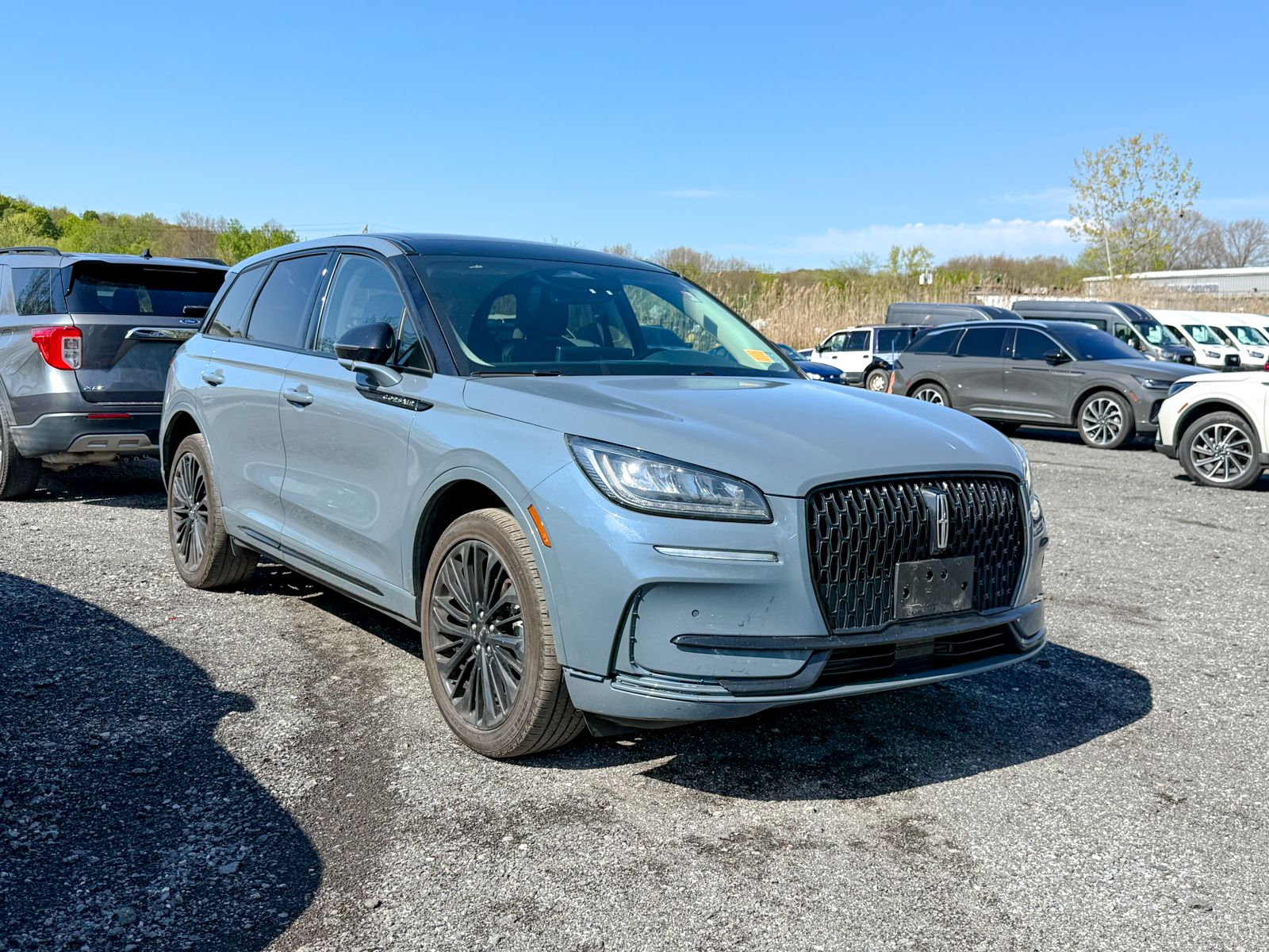 Photo view of 2023 Lincoln Corsair in Blue