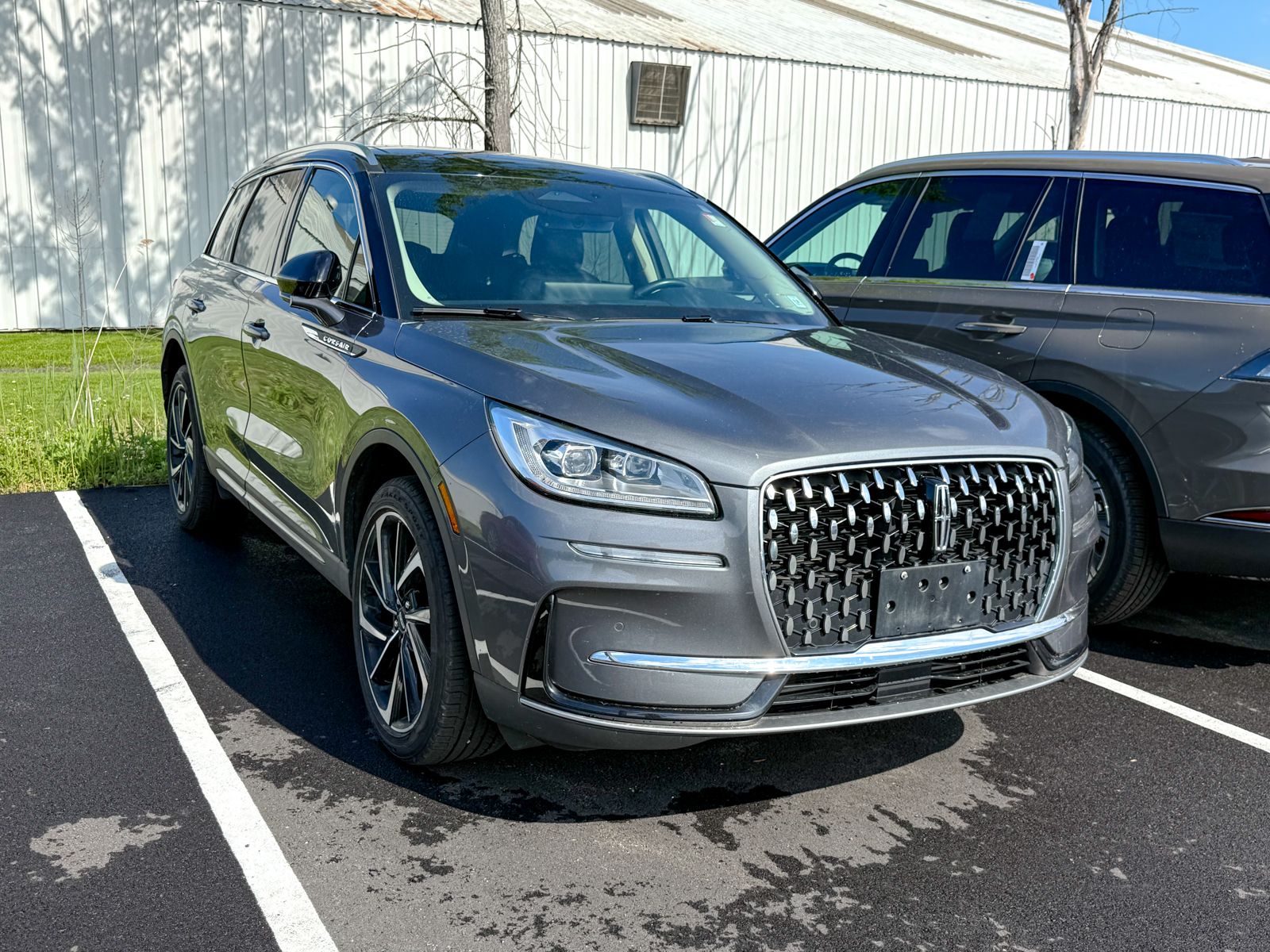 Photo view of 2023 Lincoln Corsair in Gray
