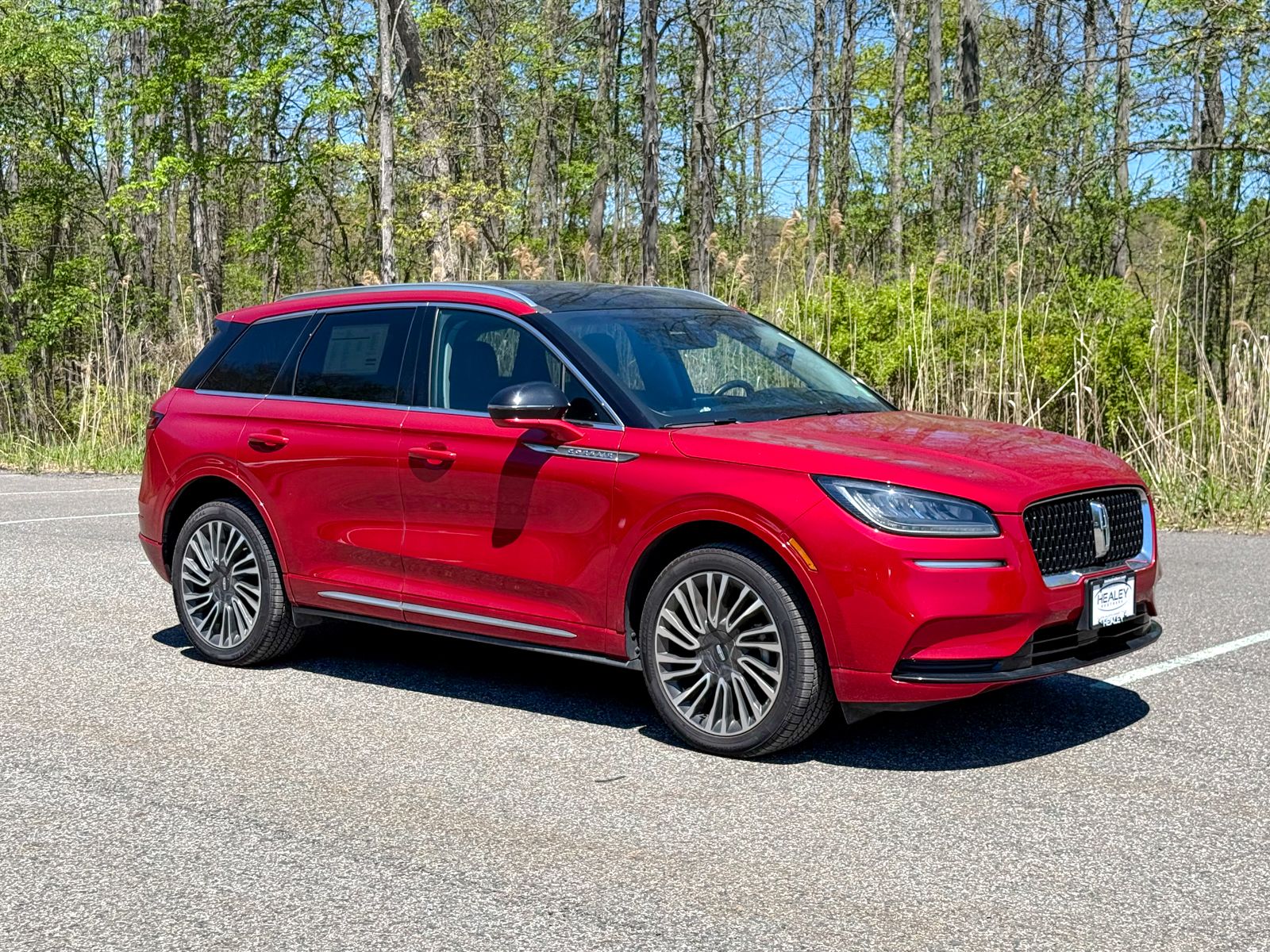 Photo view of 2022 Lincoln Corsair in Red