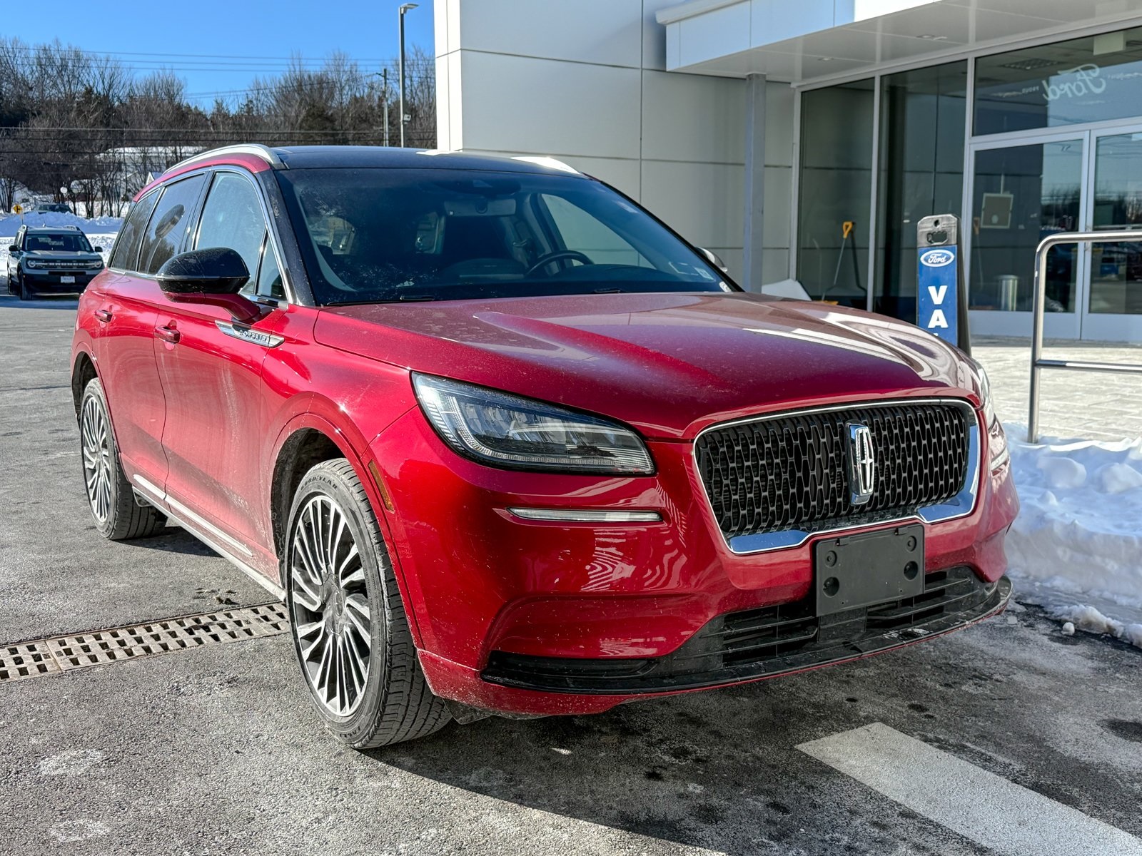 Photo view of 2022 Lincoln Corsair in Red