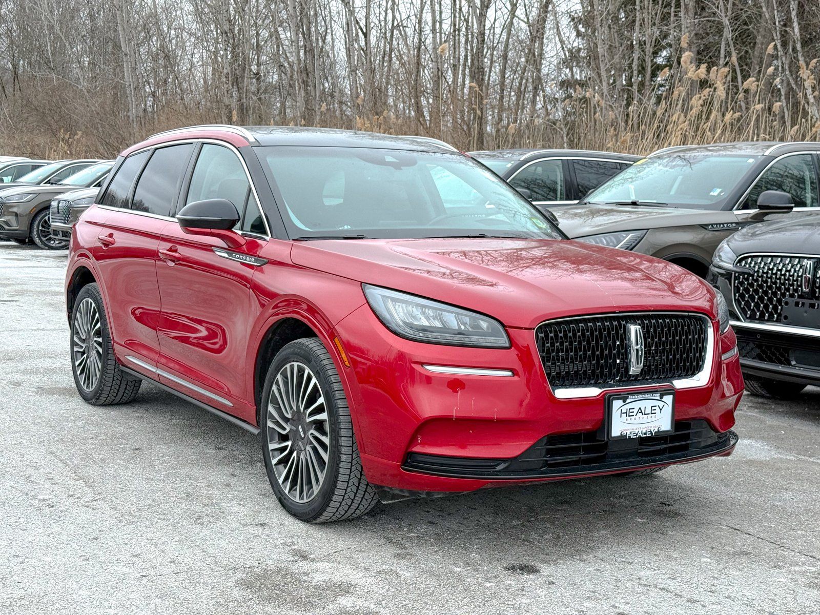 Photo view of 2022 Lincoln Corsair in Red