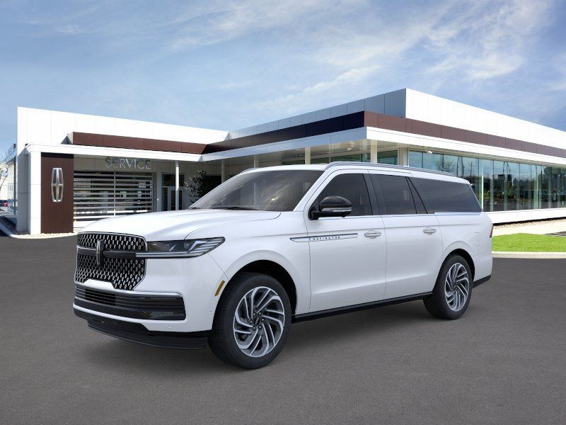 Photo view of 2026 Lincoln Navigator in White