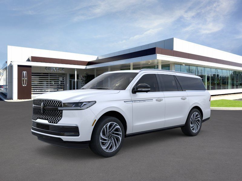 Photo view of 2025 Lincoln Navigator in White