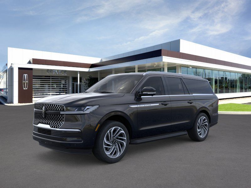 Photo view of 2026 Lincoln Navigator in Black