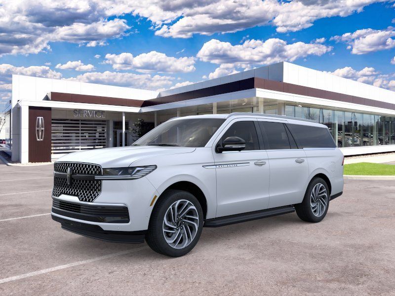 Photo view of 2026 Lincoln Navigator in White