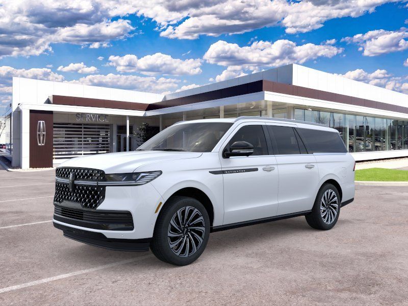 Photo view of 2026 Lincoln Navigator in White