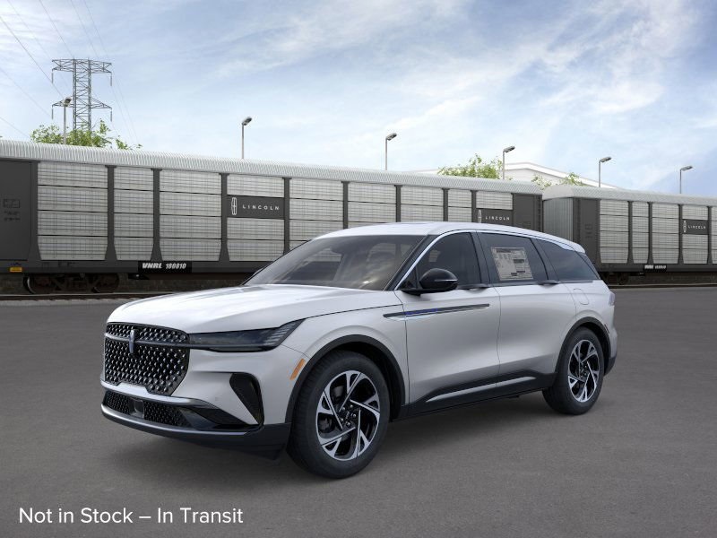 Photo view of 2026 Lincoln Nautilus in Silver