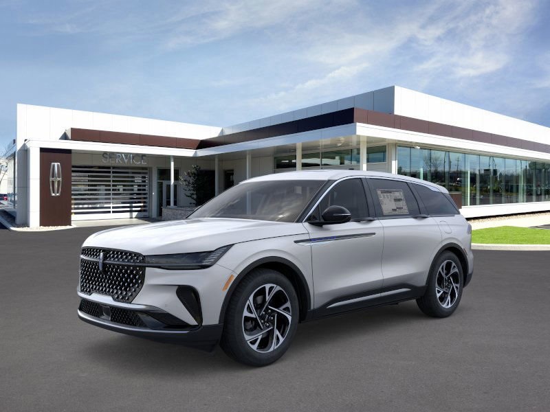 Photo view of 2026 Lincoln Nautilus in Silver