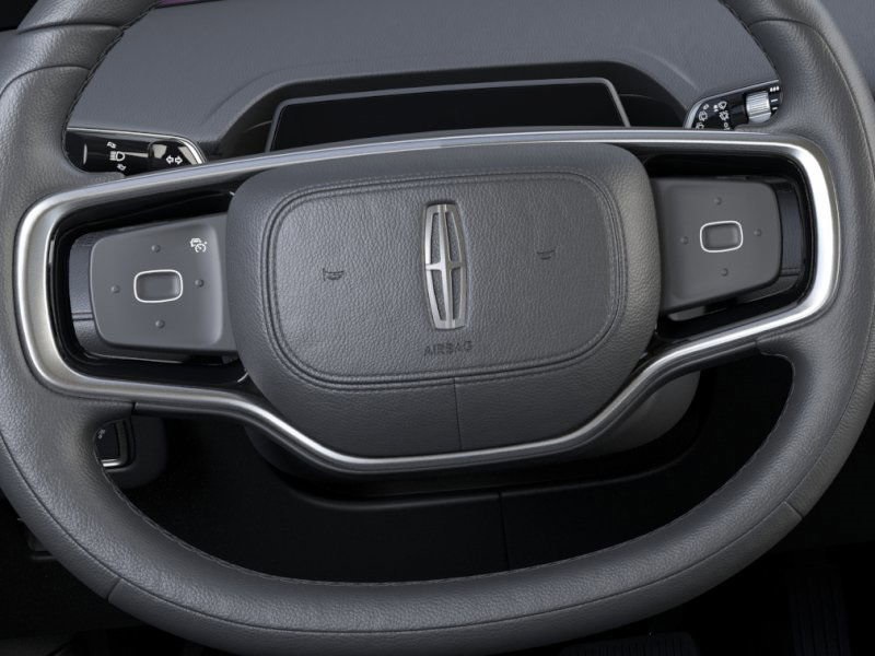 Photo view of 2026 Lincoln Nautilus in White