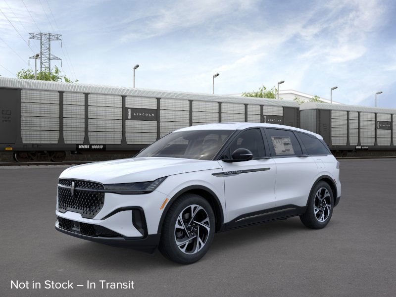 Photo view of 2026 Lincoln Nautilus in White