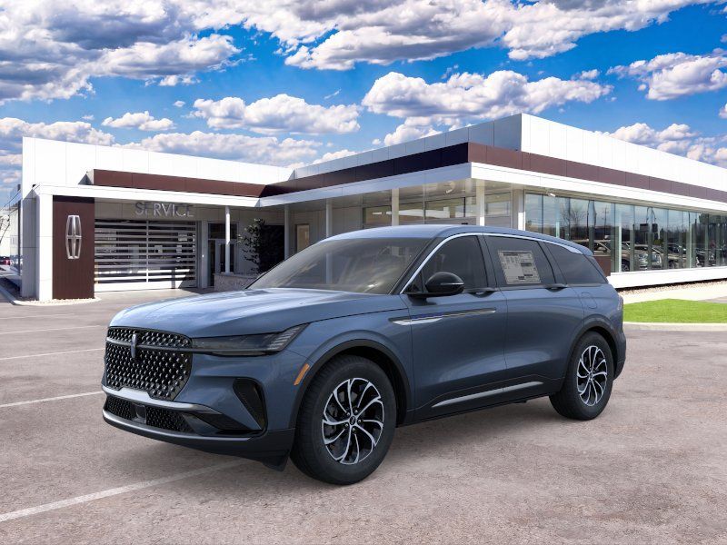 Photo view of 2026 Lincoln Nautilus in Blue