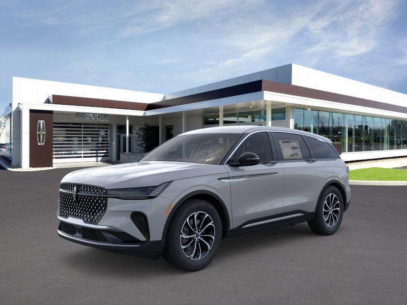 Photo view of 2026 Lincoln Nautilus in Gray