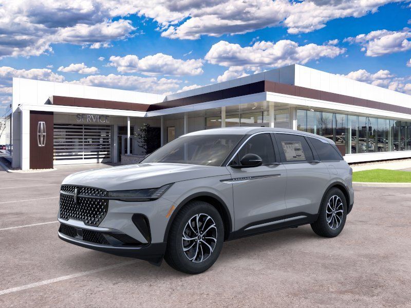 Photo view of 2026 Lincoln Nautilus in Gray