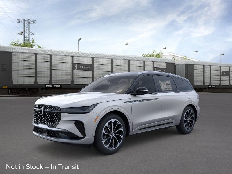 Photo view of 2026 Lincoln Nautilus in Silver