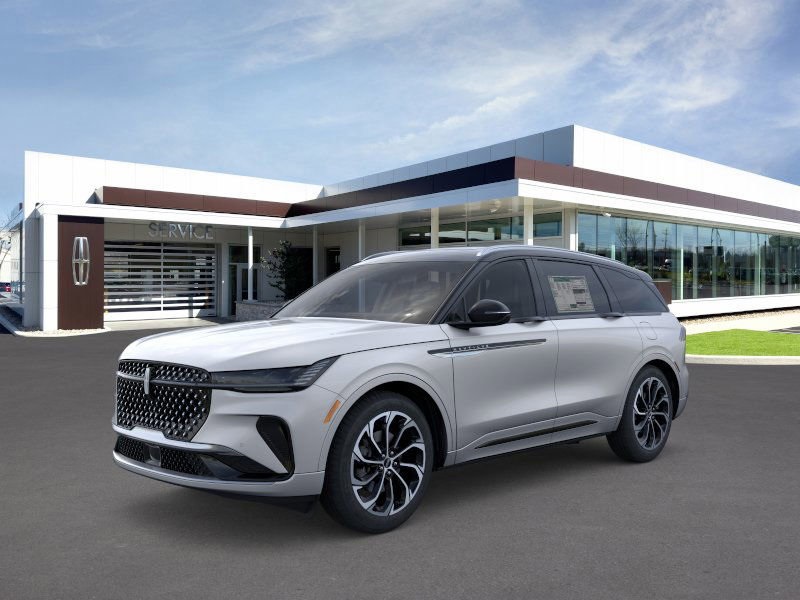 Photo view of 2026 Lincoln Nautilus in Silver