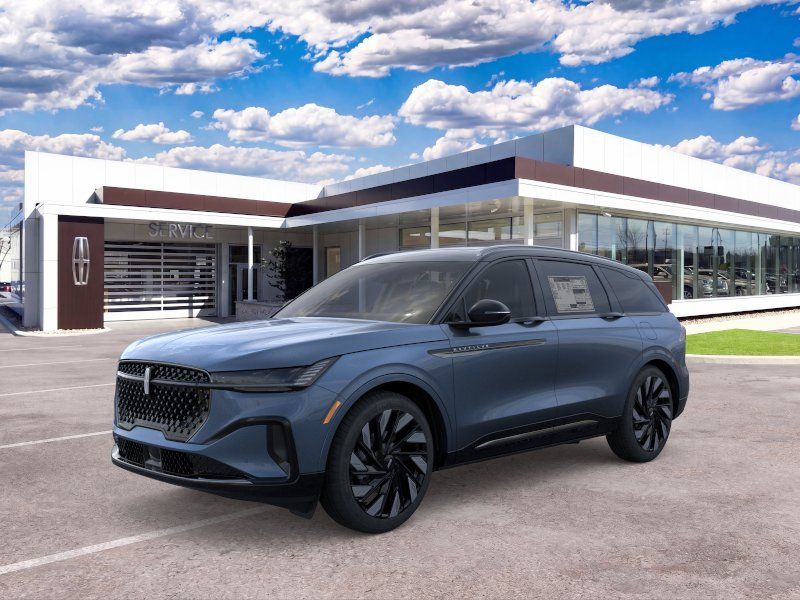 Photo view of 2026 Lincoln Nautilus in Blue