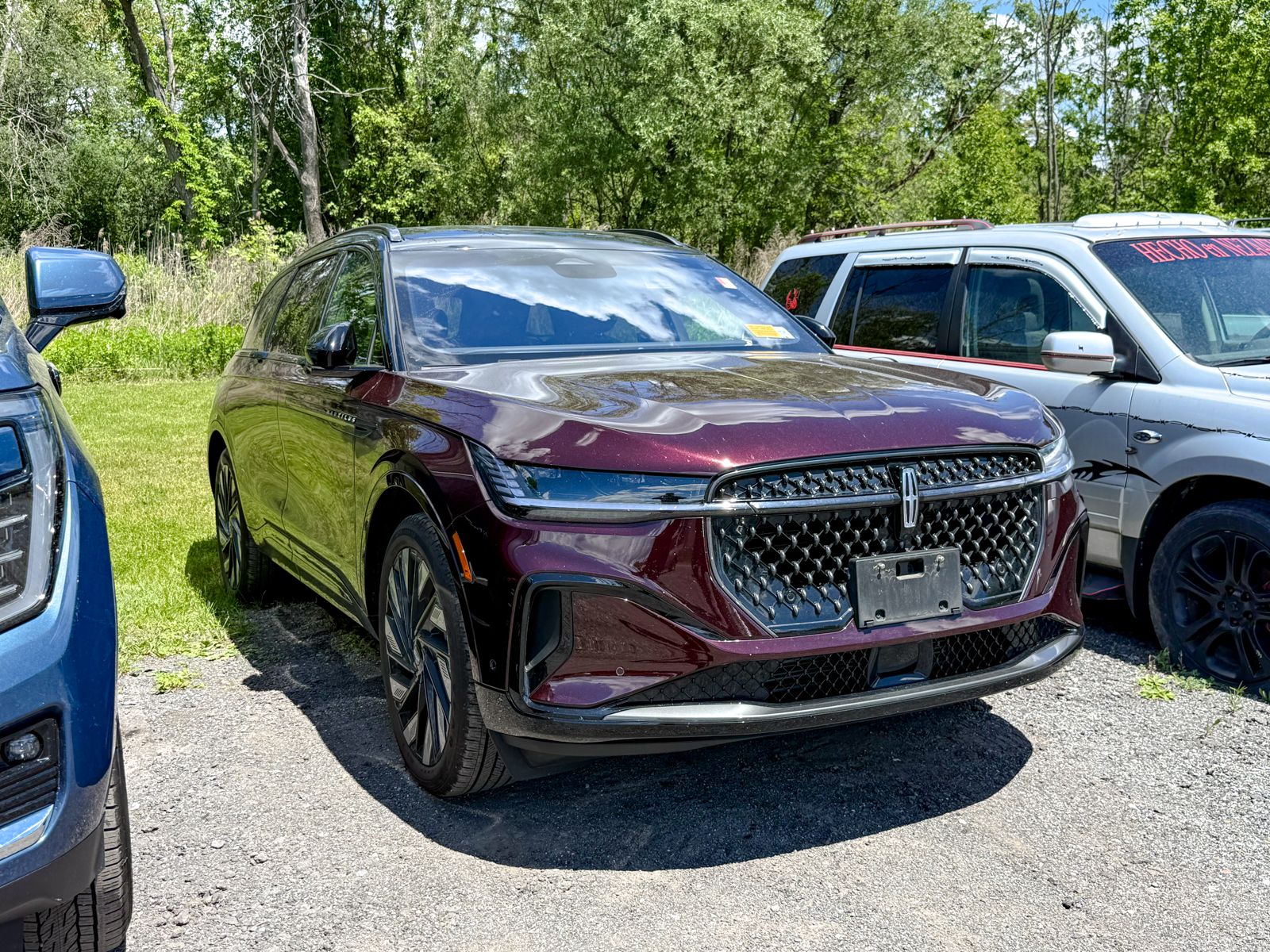 Photo view of 2024 Lincoln Nautilus in Red