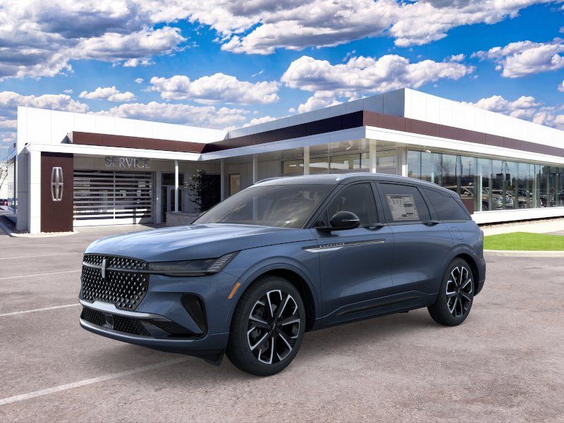 Photo view of 2026 Lincoln Nautilus in Blue