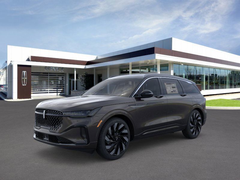 Photo view of 2026 Lincoln Nautilus in Gray