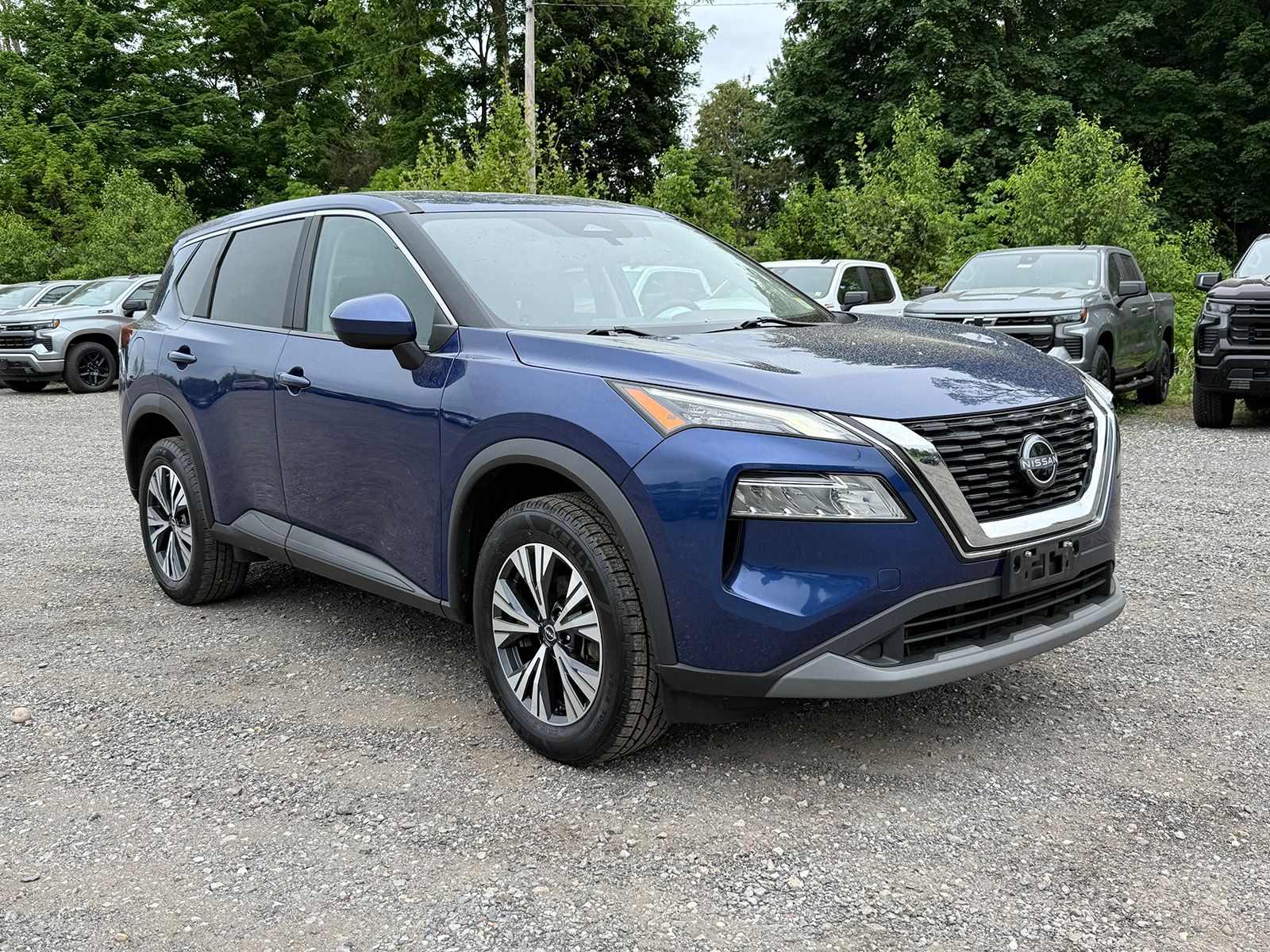 Photo view of 2023 Nissan Rogue in Blue